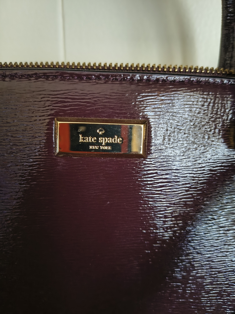 NWOT kate spade Mahogany Lise Bixby Place With Matching Wallet - Picture 3 of 9